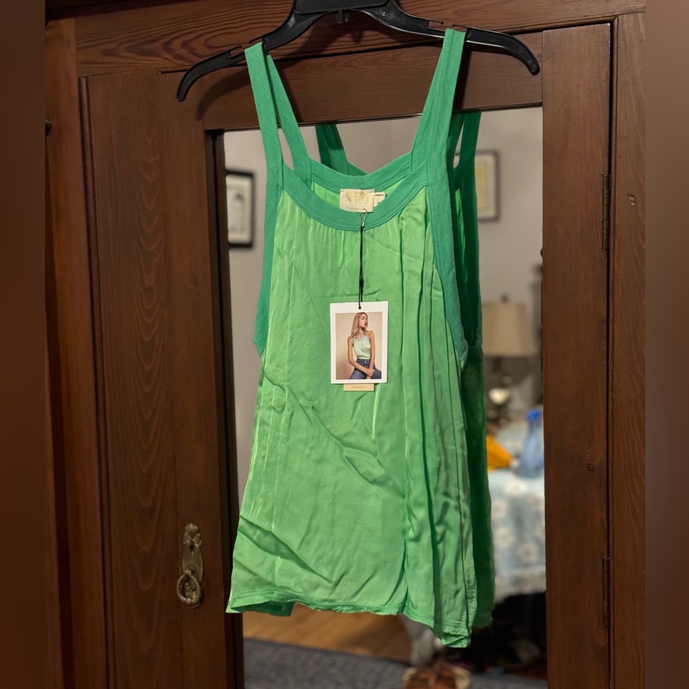 BNWT Nation Day Glow Tank, Size L